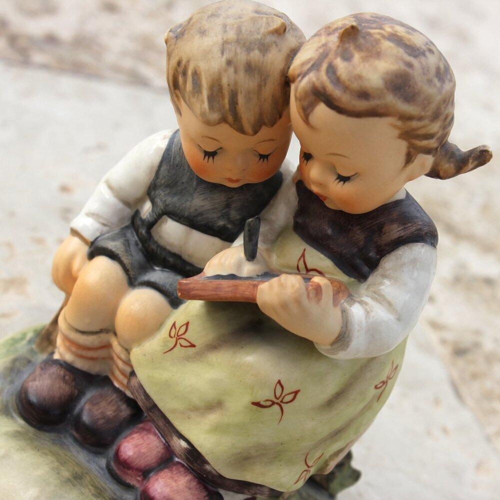 Hummel Figurine 'Smart Little Sister' by Goebel